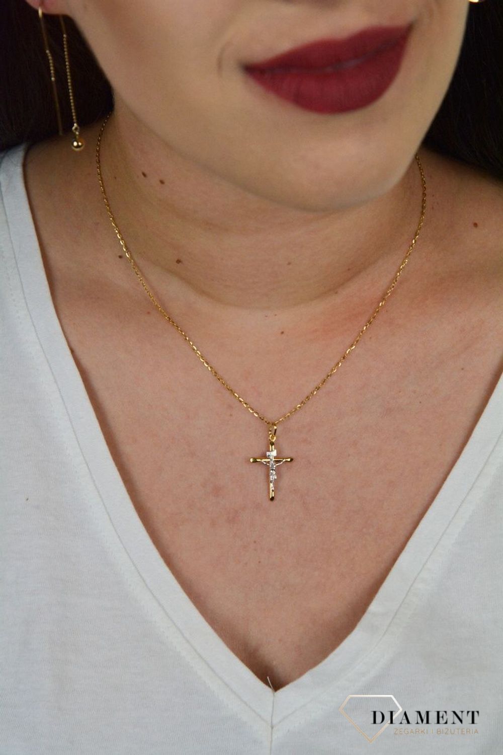 Złota zawieszka krzyżyk z wizerunkiem białe złoto ZA 674B.jpg